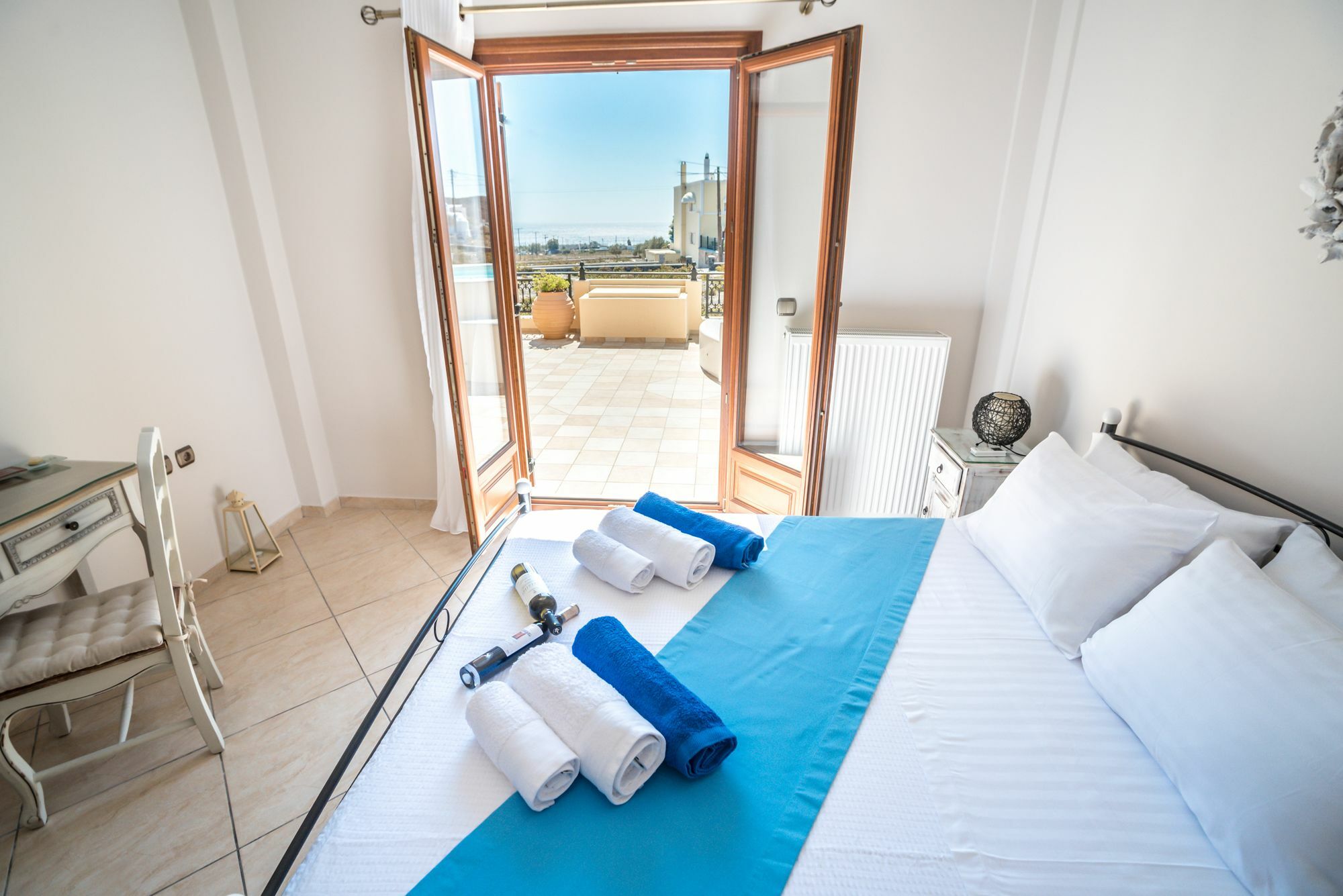 Vineyard Exclusive Suites Akrotírion 외부 사진
