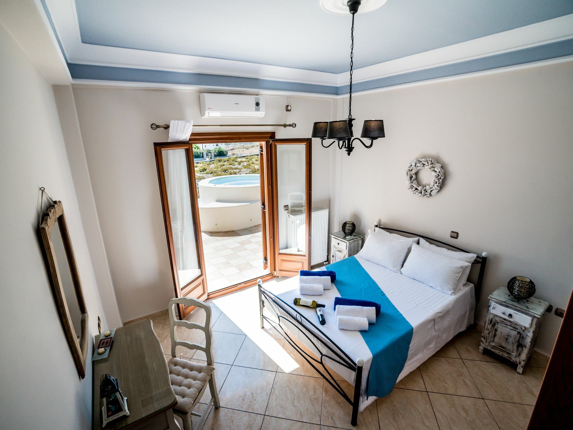 Vineyard Exclusive Suites Akrotírion 외부 사진