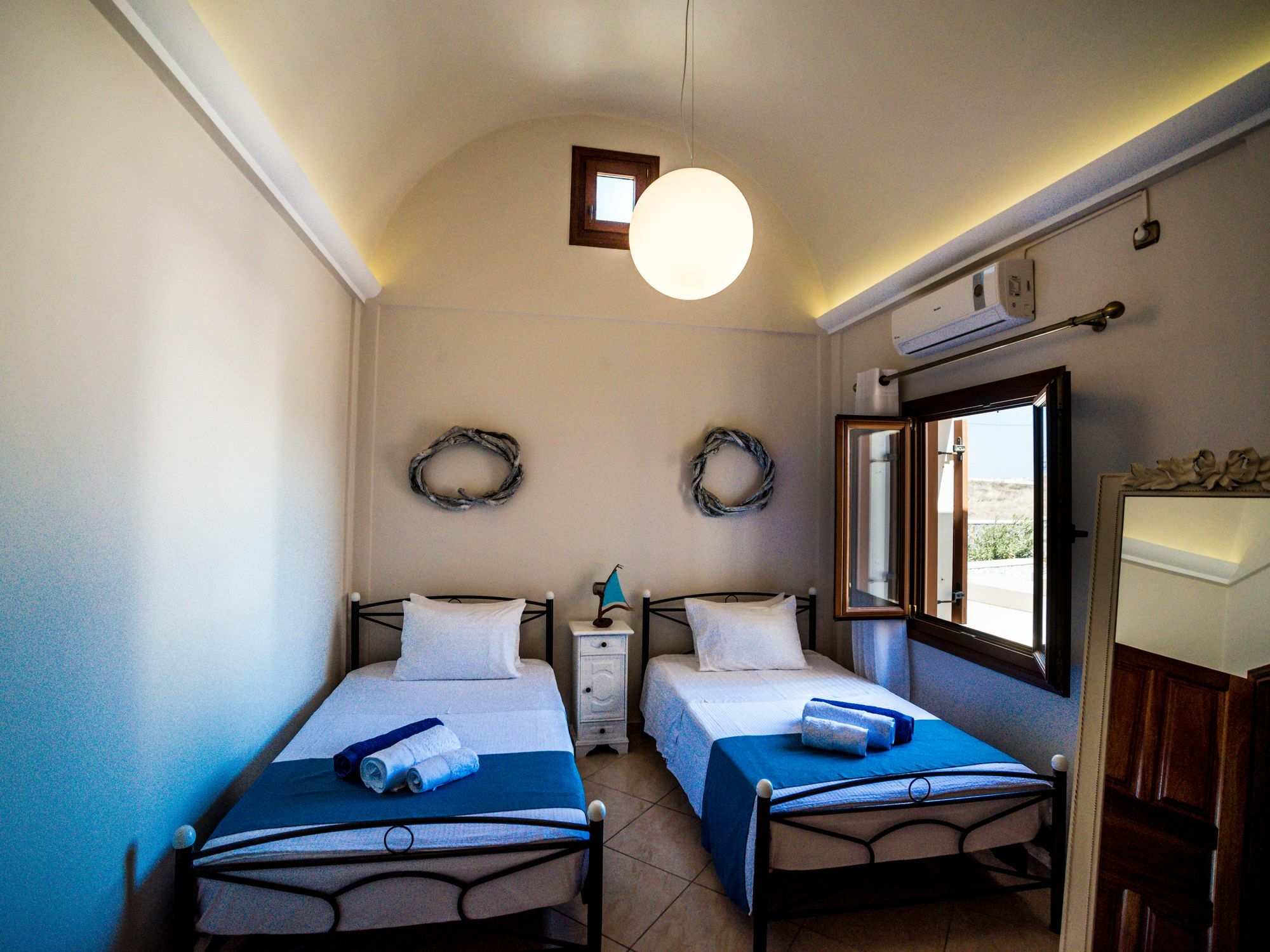 Vineyard Exclusive Suites Akrotírion 외부 사진